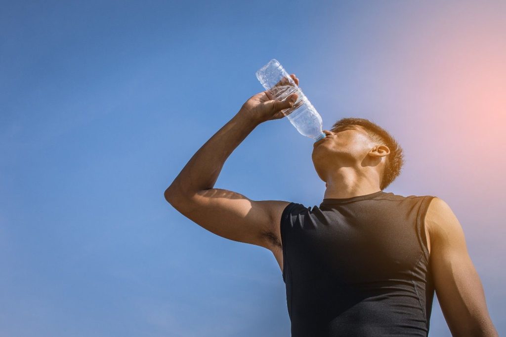 Signs of dehydration during hot weather in Doha